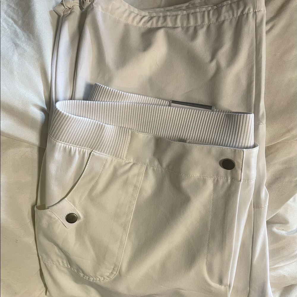 Chico's Energy Size 3 or 16 white Cropped Pants